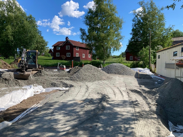 markarbete grus och jord på en tomt